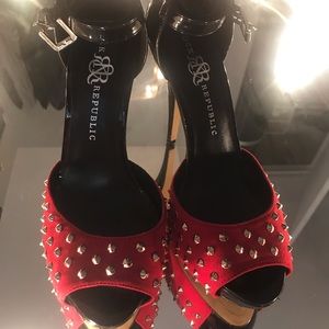 🌹Red studded high heeled stilettos🌹